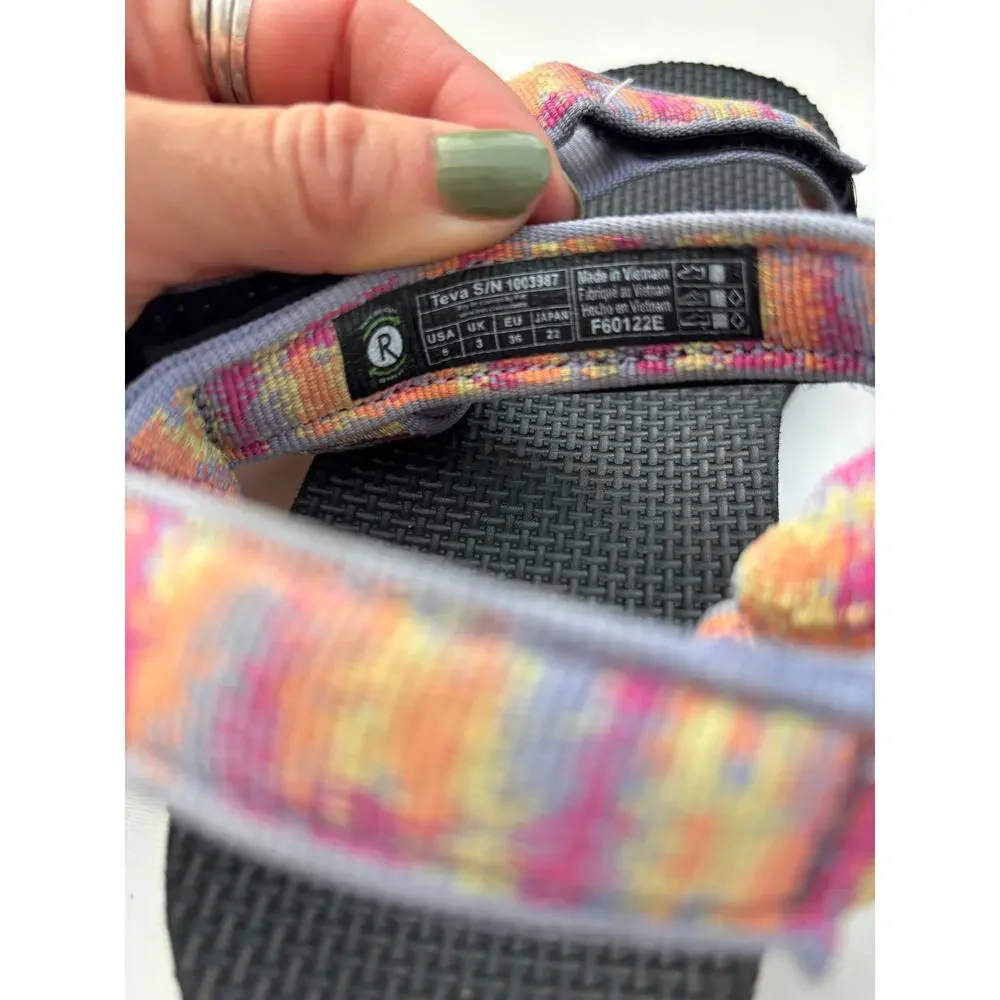 Teva Women's Original Universal Outdoor Sandal Girls 5